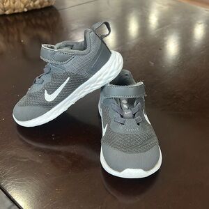Toddler grey Nikes